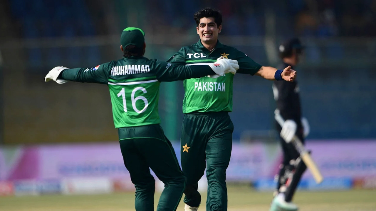 পাকিস্তানি ক্রিকেটারদের বিশ্রাম না চাওয়ার কারণ বললেন নাসিম