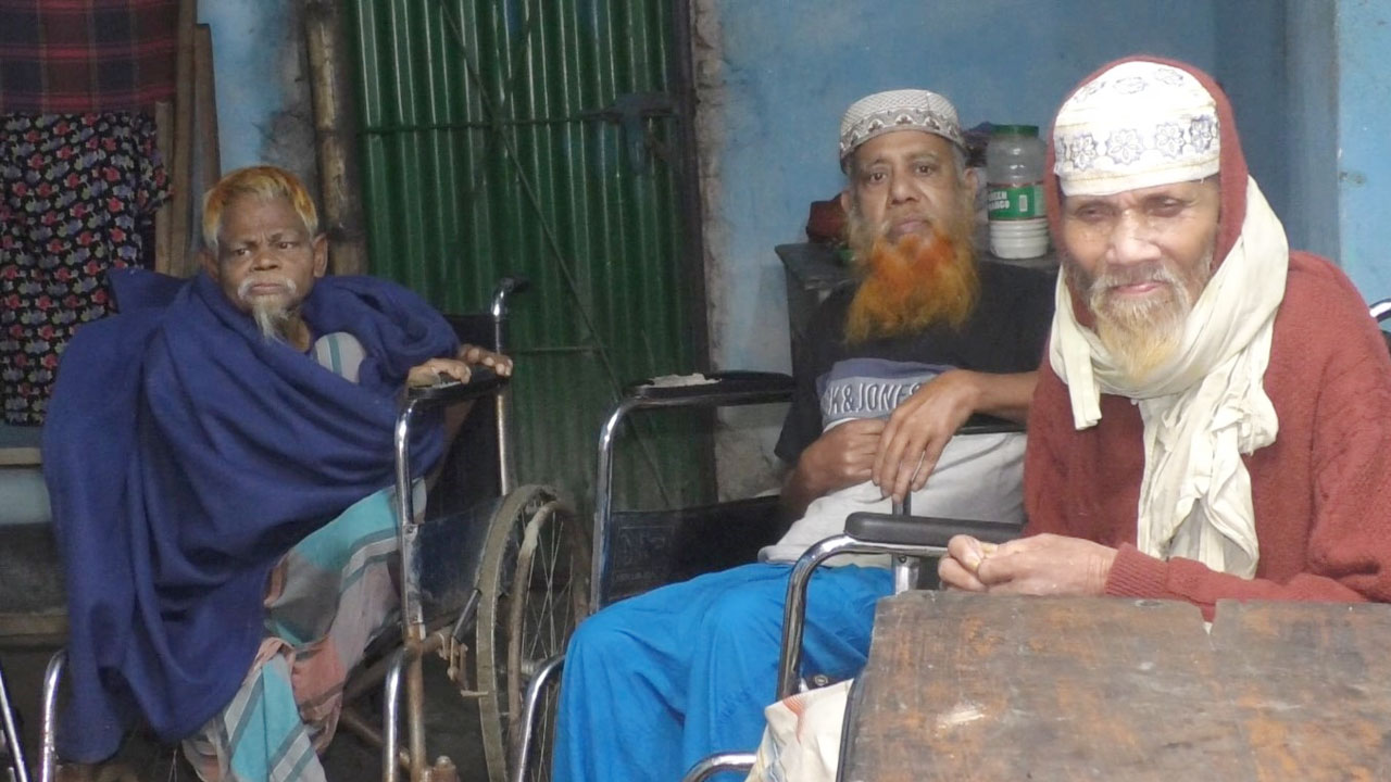 যাদের জন্য এতকিছু করলাম, আজ তাদের আমার খোঁজ নেওয়ার সময় কোথায়!