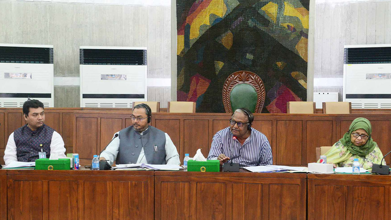 সমতল ভূমিতে চা উৎপাদন বাড়ানোর তাগিদ