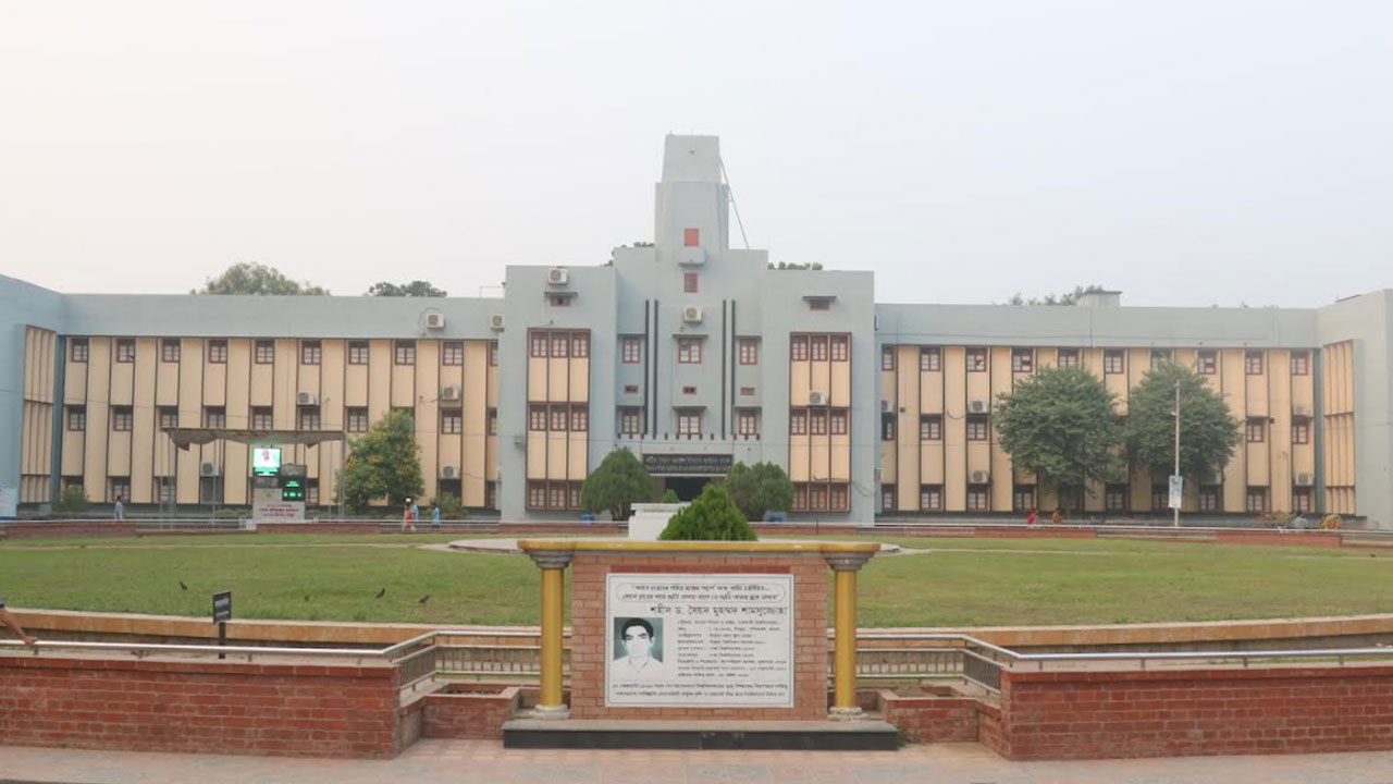 রাবির ভর্তি পরীক্ষায় কম নম্বর দেওয়ার অভিযোগ