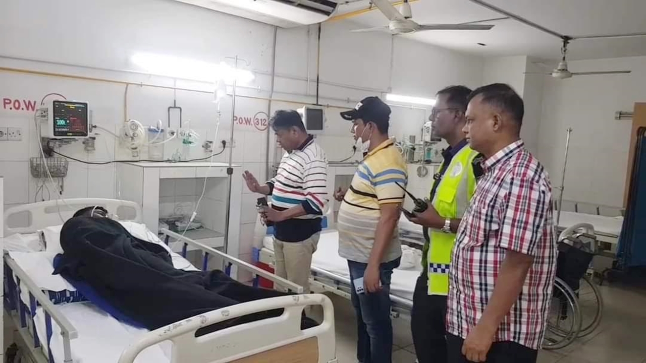 সাভারে দুই স্কুলছাত্রকে কুপিয়ে জখম