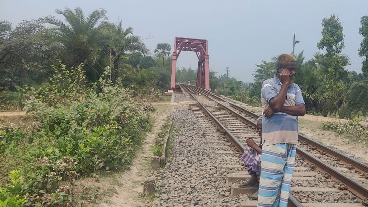 ঈদ করতে দেশে এসে ট্রেনের ধাক্কায় প্রাণ গেল প্রবাসী যুবকের