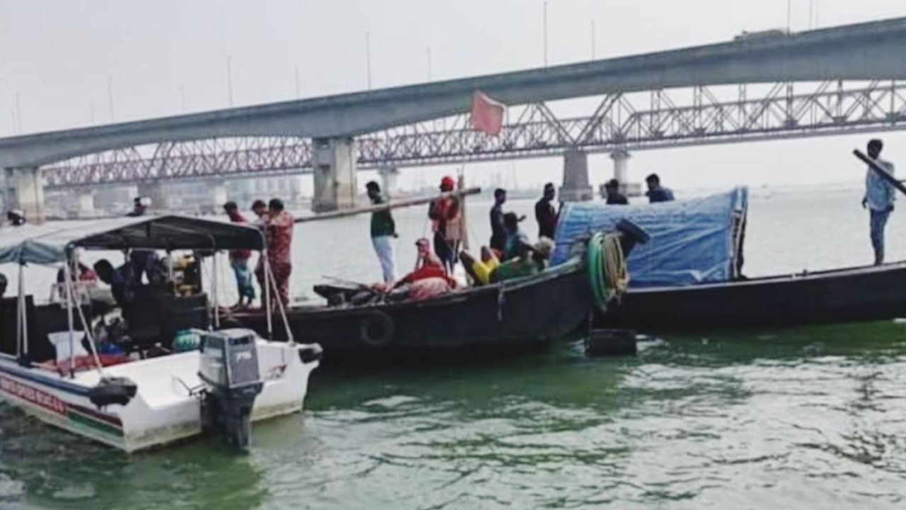 মেঘনায় নিখোঁজদের সন্ধানে দ্বিতীয় দিনের মতো উদ্ধারকাজ শুরু