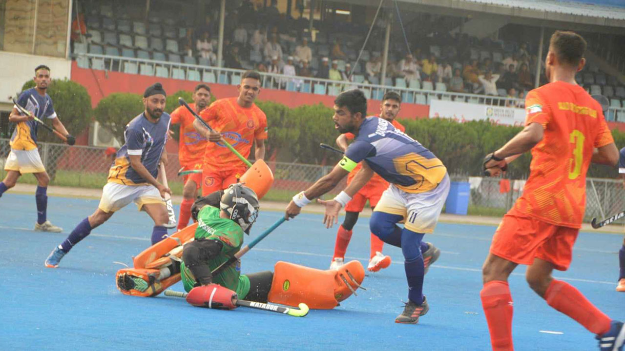 খেলা শেষের আগেই হকিতে পয়েন্ট ভাগাভাগি!