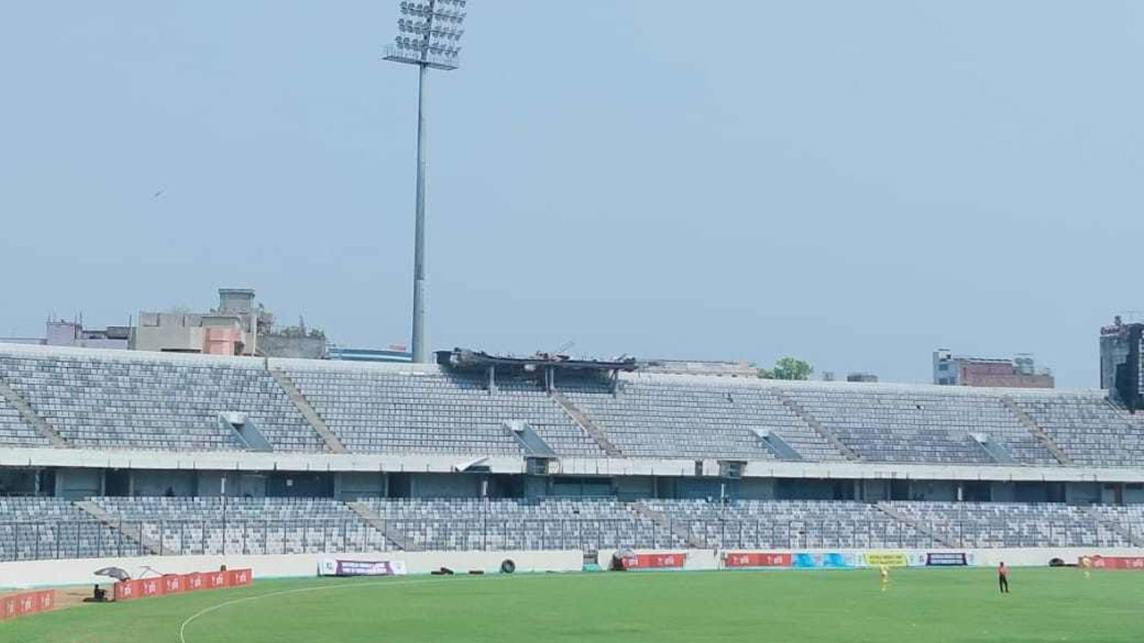 ঝড়ে ভেঙে পড়েছে মিরপুর স্টেডিয়ামের জায়ান্ট স্ক্রিন