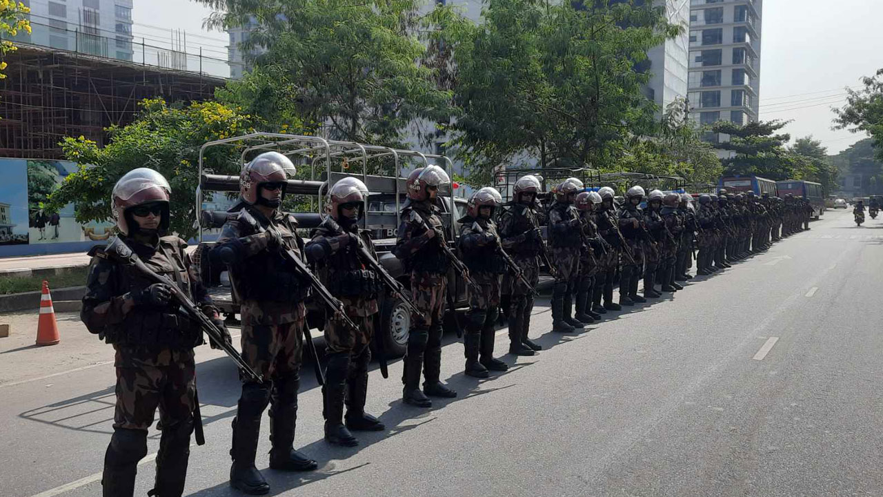 উপজেলা ভোট : আইনশৃঙ্খলা রক্ষায় ৩০০ প্লাটুন বিজিবি মোতায়েন