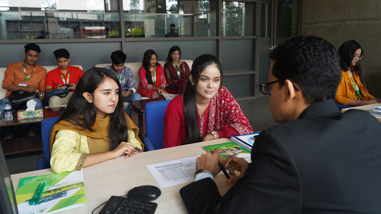 গ্রিন ইউনিভার্সিটিতে আকর্ষণীয় ওয়েভারে ভর্তি মেলা শুরু