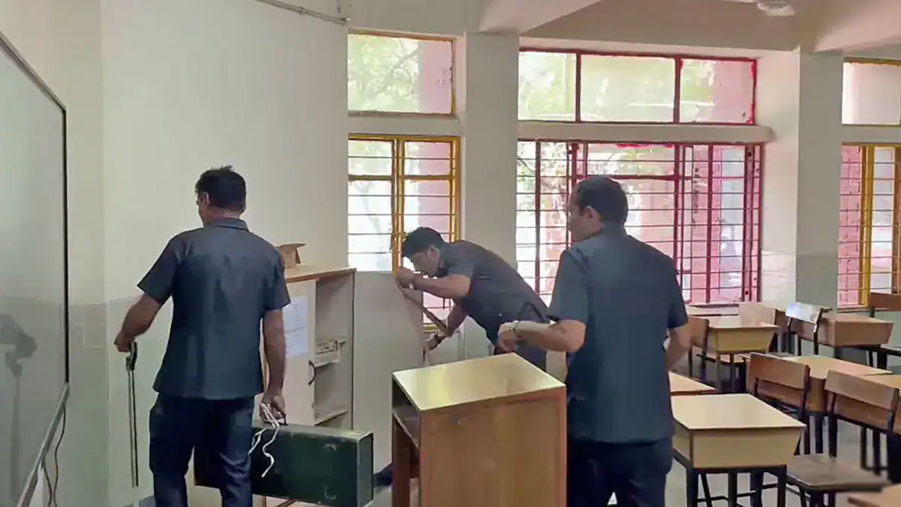 লখনৌতে অনেক স্কুলে বোমার হুমকি, বাড়ি পাঠানো হলো শিক্ষার্থীদের