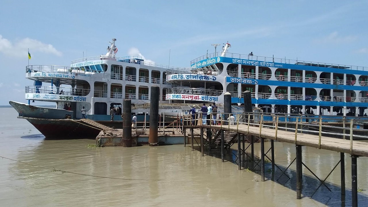 হাতিয়ার সঙ্গে সারা দেশের নৌযোগাযোগ বন্ধ