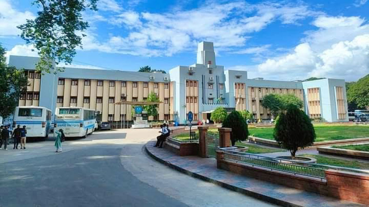 রাবিতে নেই অগ্নিনির্বাপক যন্ত্র: দুর্ঘটনারোধে ব্যবস্থা নেয়ার দাবি