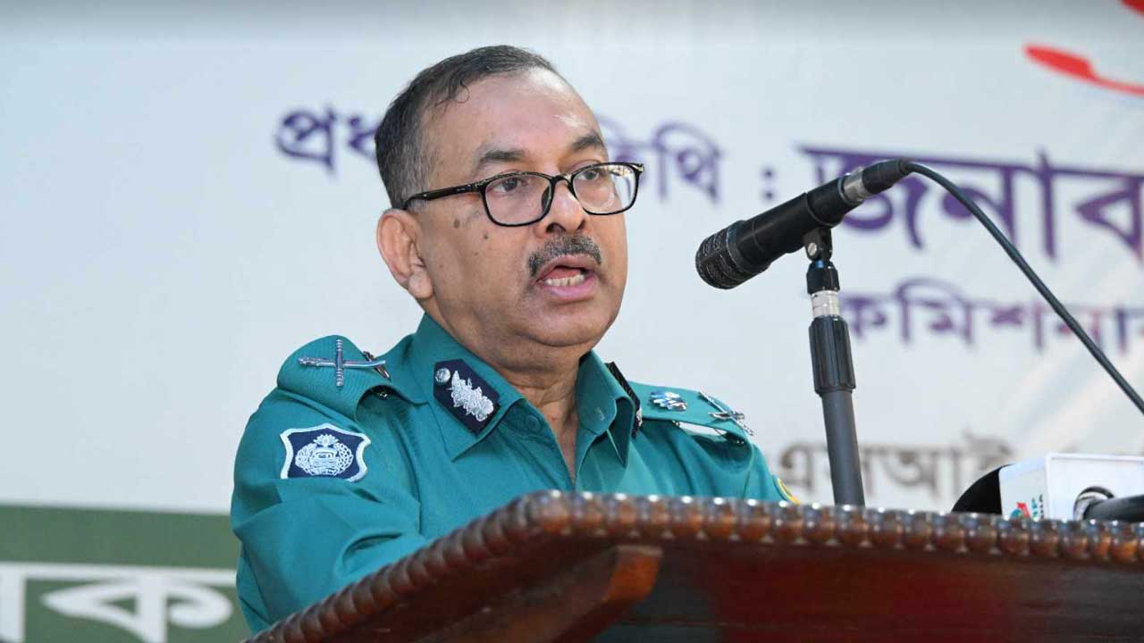 সব কষ্ট ভুলে মানুষের জন্য কাজ করতে হবে : ডিএমপি কমিশনার
