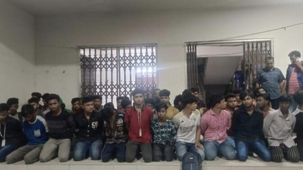 মার্চ ফর গাজায় যোগ না দেওয়ায় ইপিজেডে কারখানায় হামলা, গ্রেপ্তার ৪৫