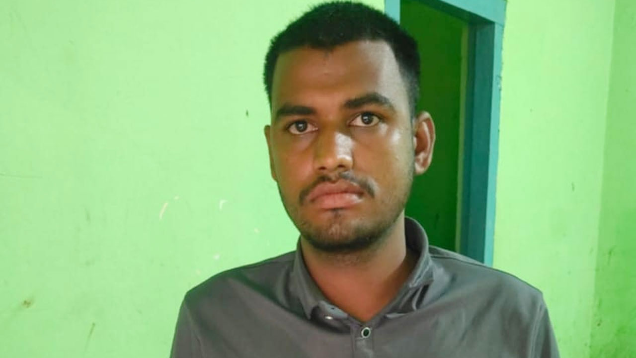 দিনাজপুরে ভুয়া সেনাসদস্য আটক