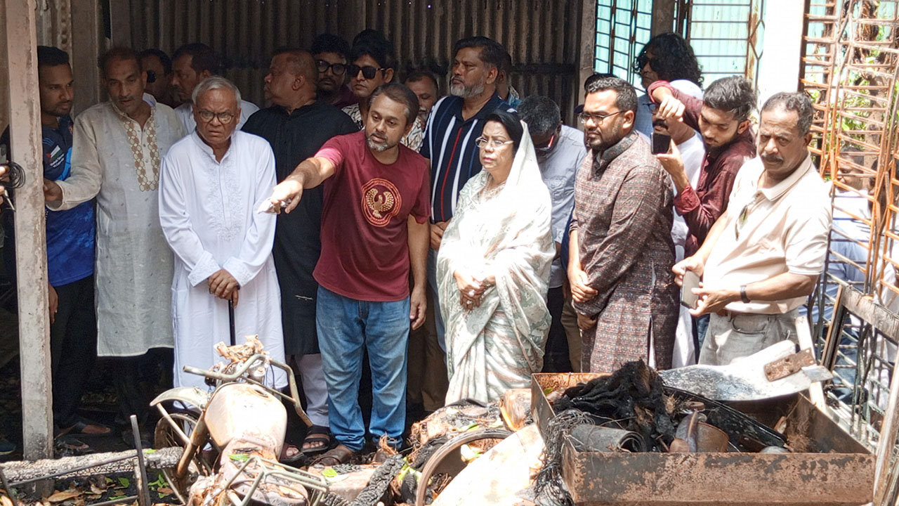 শেখ হাসিনার নির্দেশেই তার দোসররা মানবেন্দ্র ঘোষের বাড়ি পুড়িয়েছে