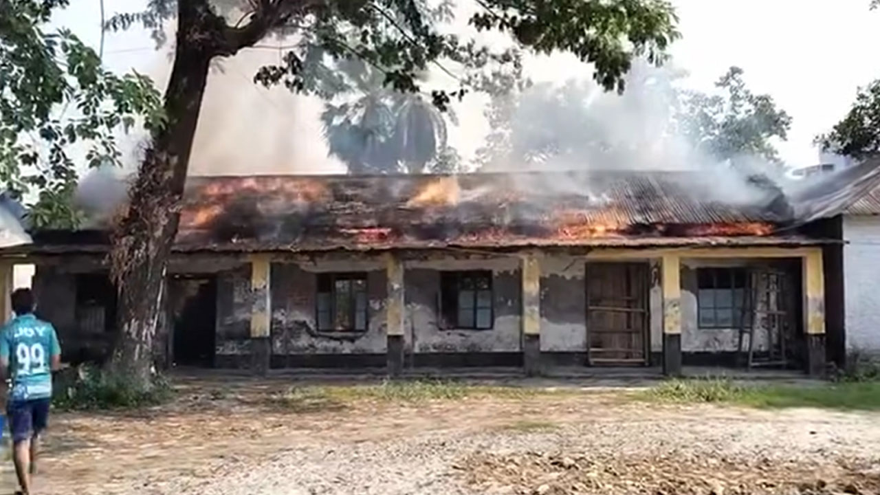 বিএম কলেজের ছাত্রাবাসে আগুন
