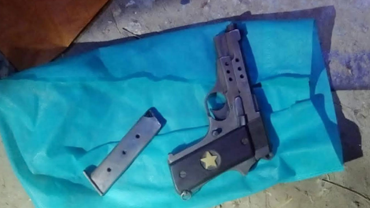 পরিত্যক্ত ঝোপ থেকে ‘মেড ইন ইন্ডিয়া’ লেখা অস্ত্র উদ্ধার