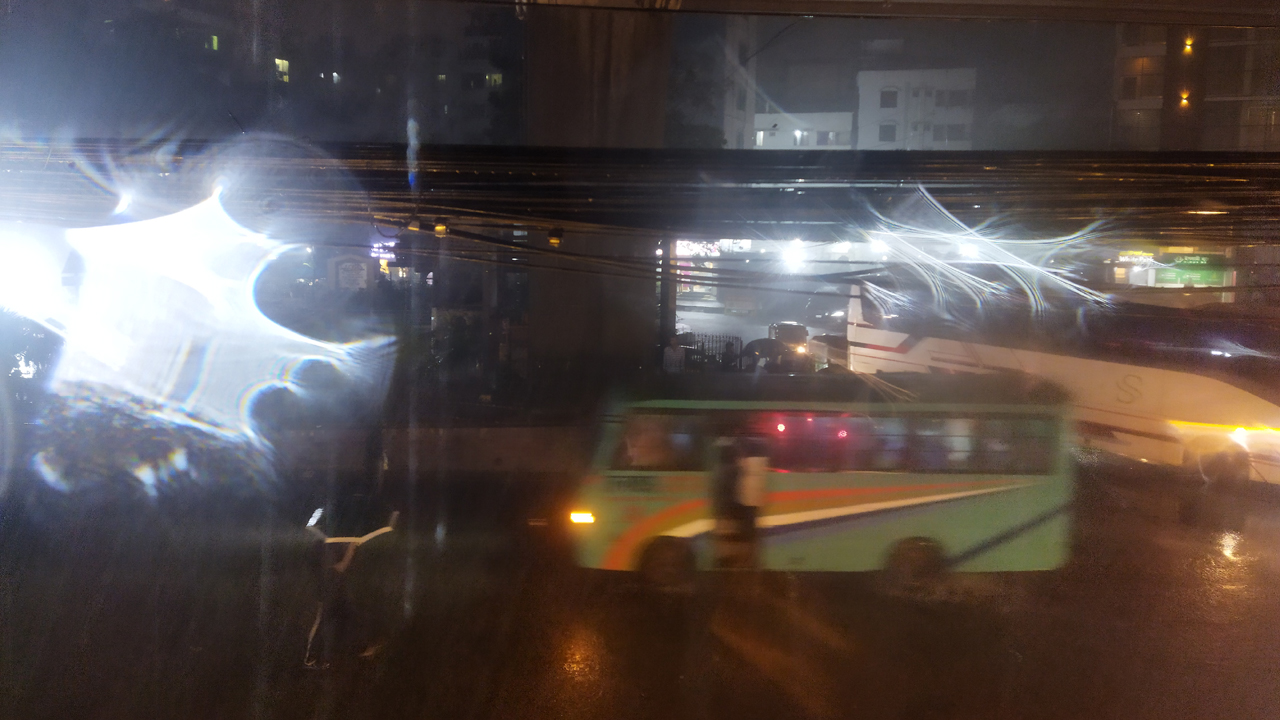 চট্টগ্রামে সন্ধ্যার সঙ্গে নামল স্বস্তির বৃষ্টি