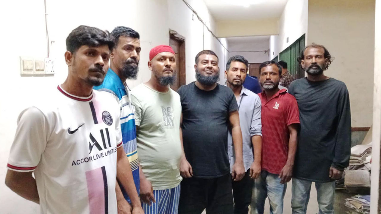 নারায়ণগঞ্জে মিছিলের প্রস্তুতিকালে যুবলীগকর্মীসহ আটক ৭