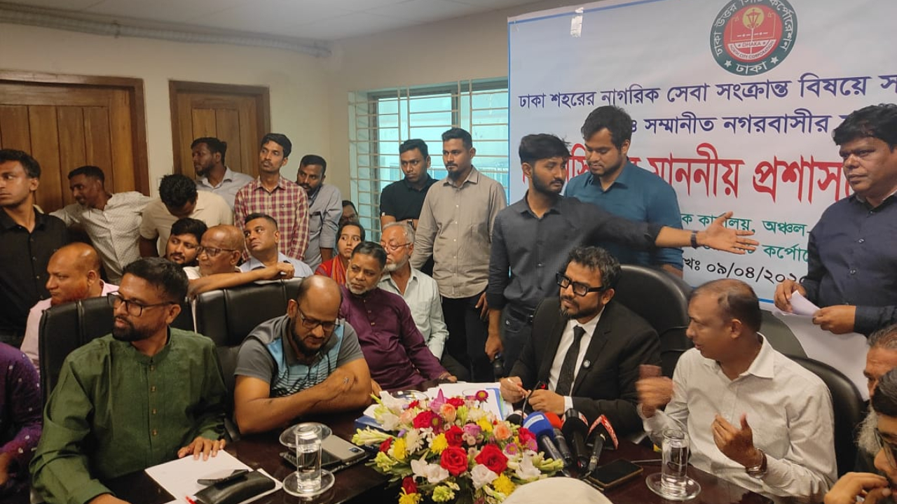 স্থানীয়দের মুখে মশা, খেলার মাঠ ও সড়ক দখলের অভিযোগ