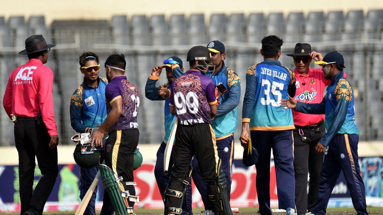 রবিনের আফসোস ছাপিয়ে জয় পেল ব্রাদার্স