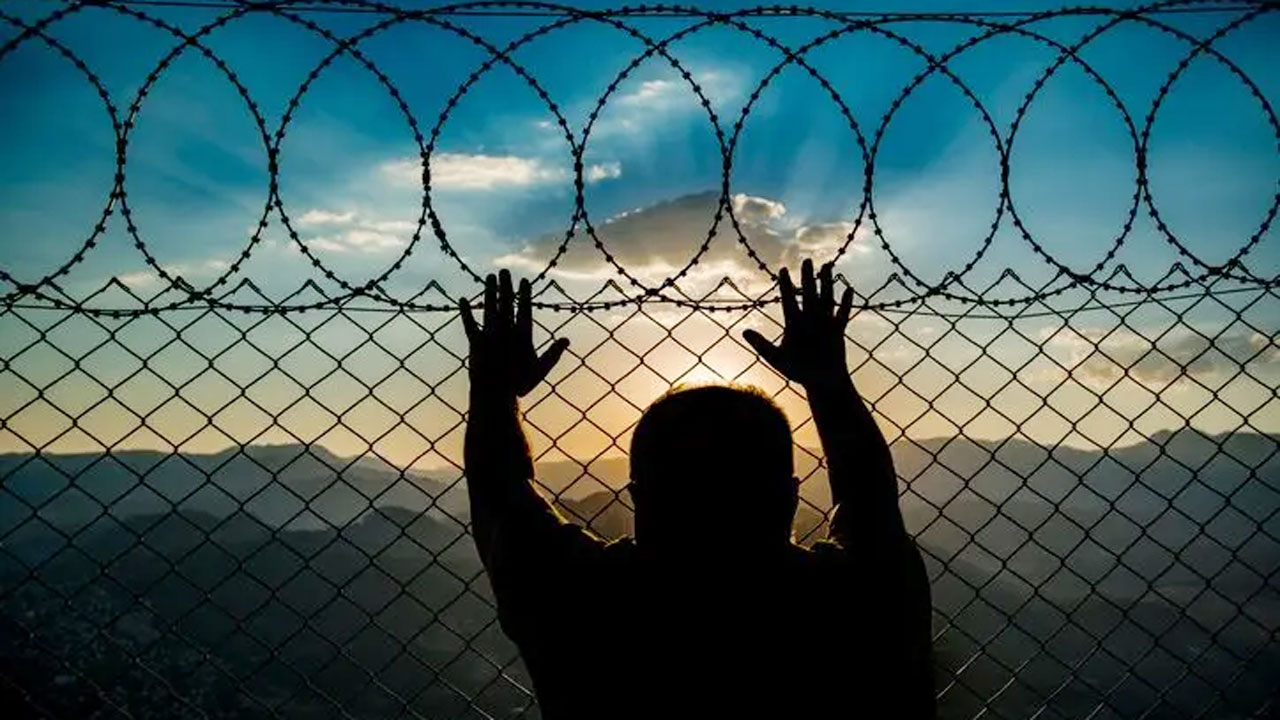 বাংলাদেশকে ‘নিরাপদ’ ঘোষণায় কঠিন হতে পারে ইউরোপে আশ্রয়