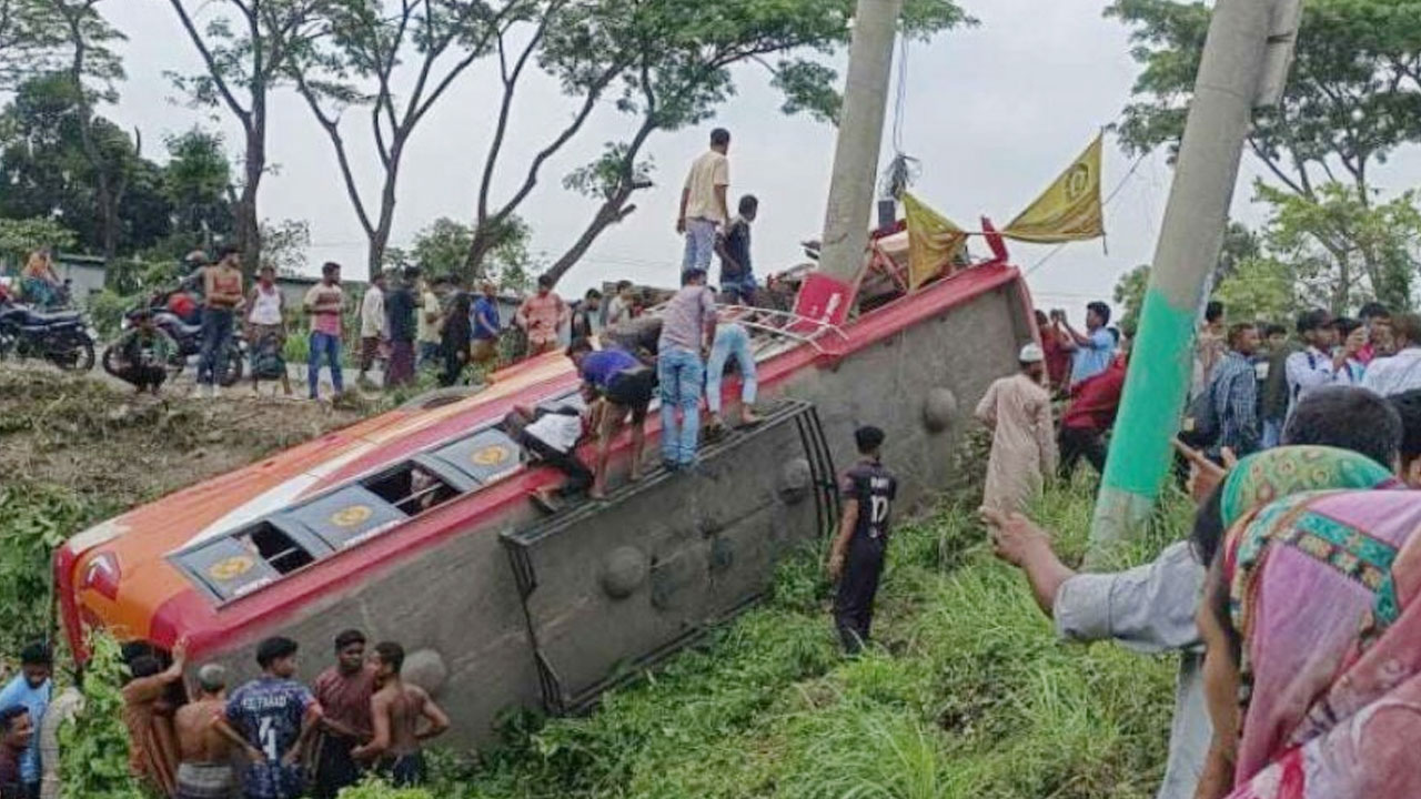 ফরিদপুরে বাস উল্টে ৭ জন নিহতের ঘটনায় তদন্ত কমিটি গঠন