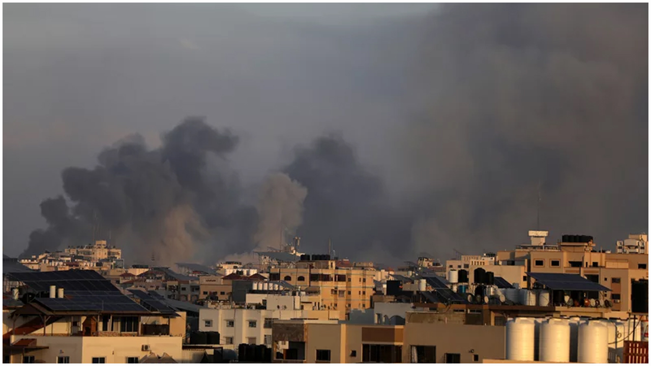 দুই হাত হারানো গাজার ‘বিষণ্ন’ বালকের ছবি পেলো বর্ষসেরার খেতাব