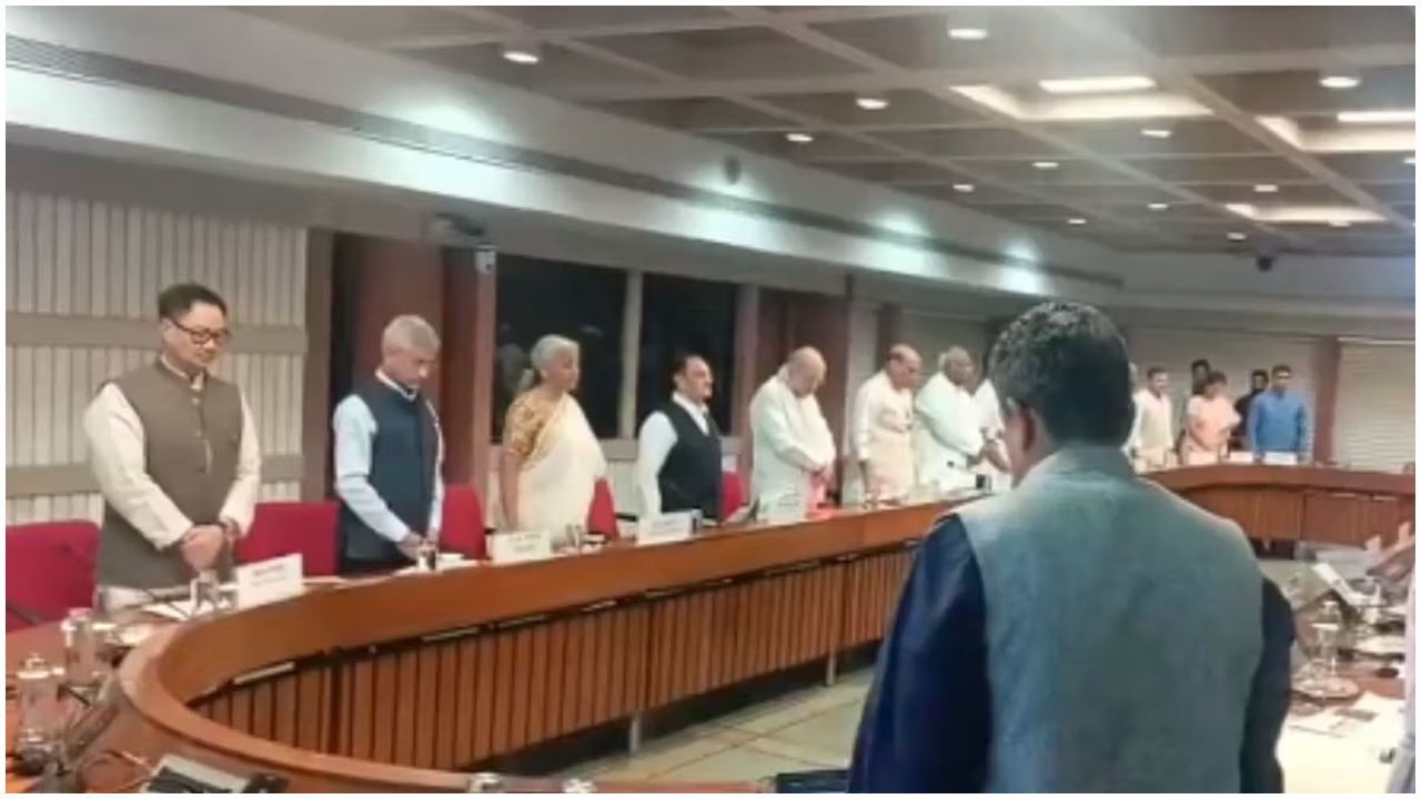 কাশ্মির নিয়ে পাকিস্তানের সঙ্গে চরম উত্তেজনা, ভারতে সর্বদলীয় বৈঠক