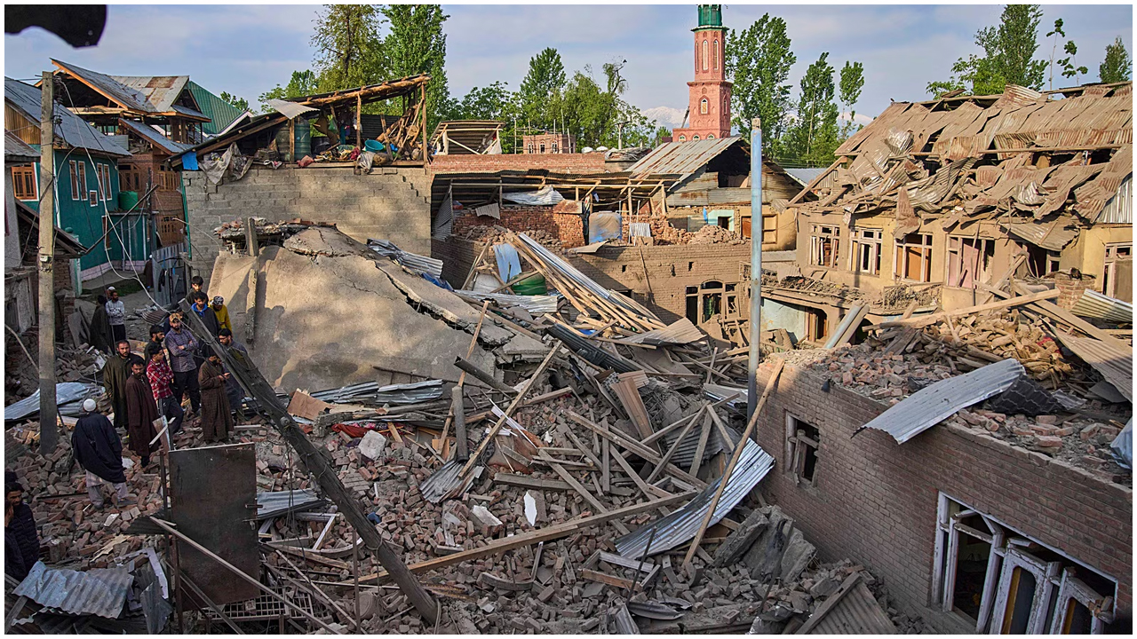 কাশ্মিরে ‘ইসরায়েলি কায়দায়’ ধ্বংসযজ্ঞ চালাচ্ছে ভারতীয় সেনারা