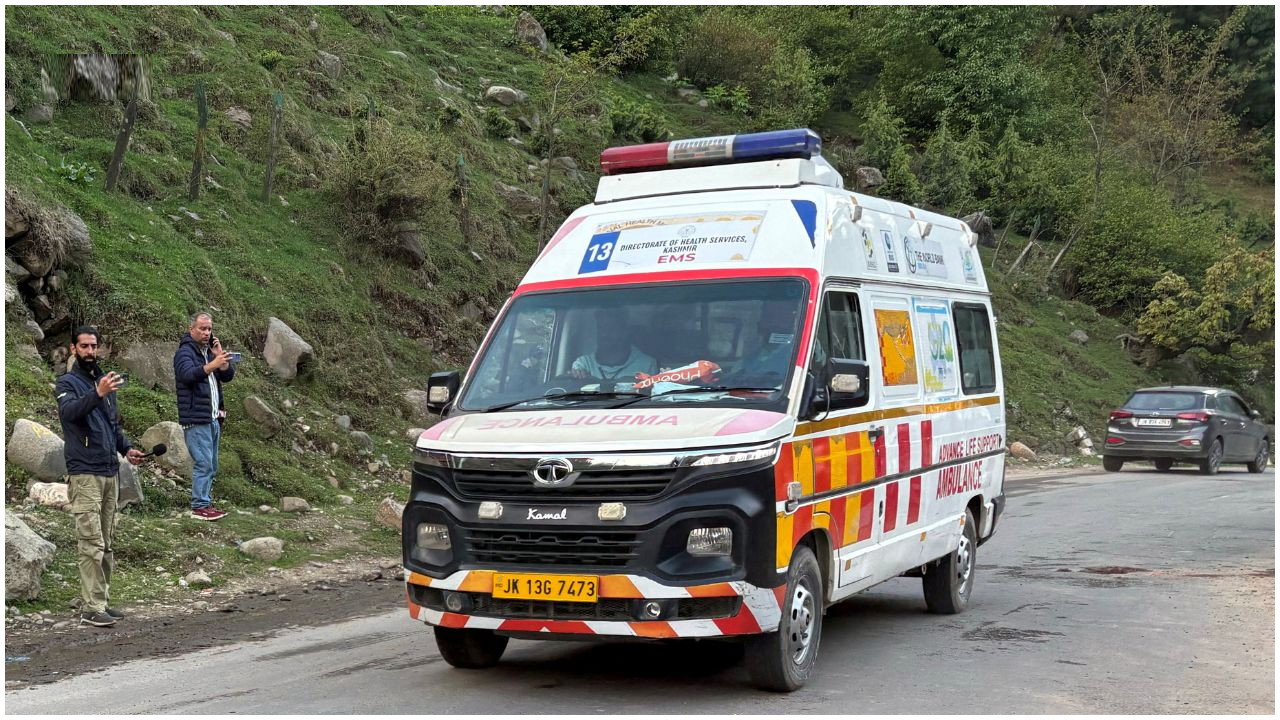 কাশ্মিরে ভারতীয় সেনা-বিদ্রোহীদের মধ্যে তীব্র বন্দুকযুদ্ধ চলছে