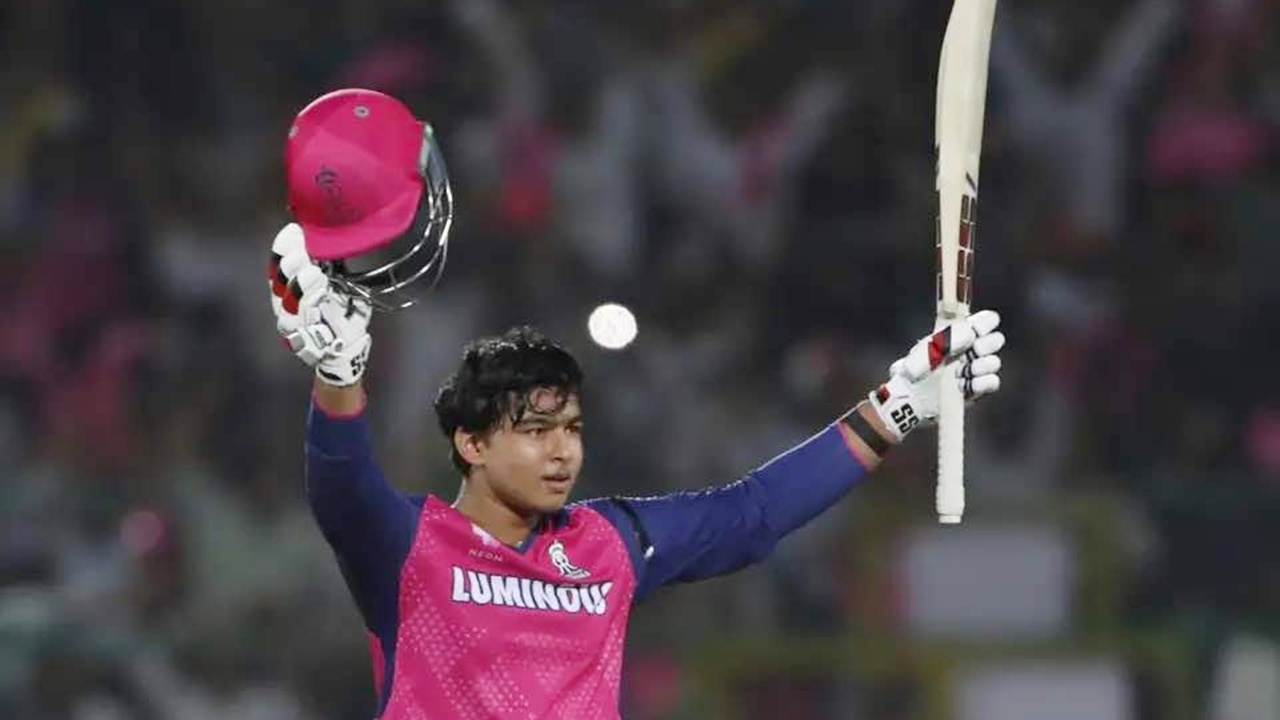 ৩৫ বলে সেঞ্চুরিতে বিশ্বরেকর্ড ১৪ বছরের বৈভবের, জিতল রাজস্থান