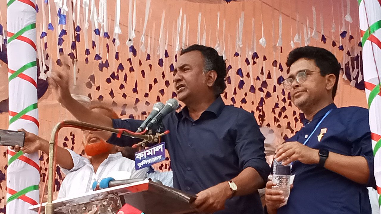 ‘যারা আপনাকে নেতা বানালেন তাদের ওপরই স্টিমরোলার চালালেন’