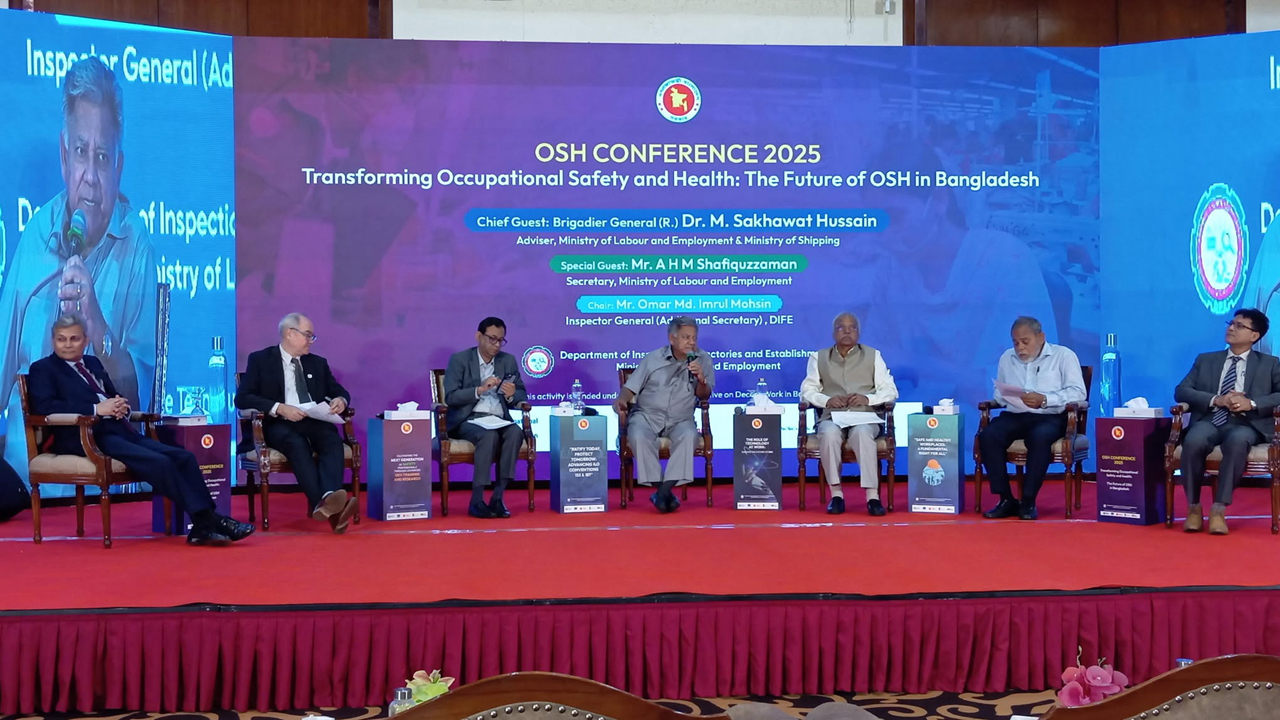 শ্রম মন্ত্রণালয়ে কোনো ক্রাইসিস হলে আমরা কাউকে খুঁজে পাই না