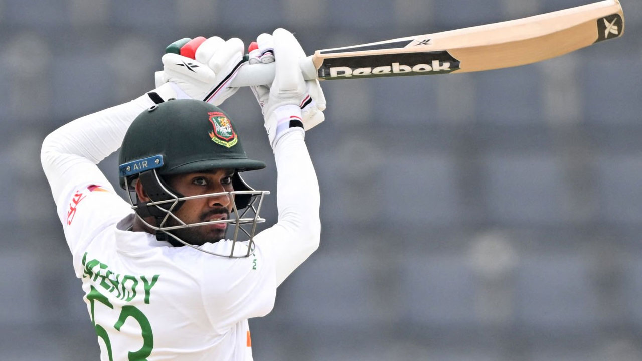 সাকিবকে ছাড়িয়ে বিশ্বসেরাদের কাতারে এখন মিরাজ