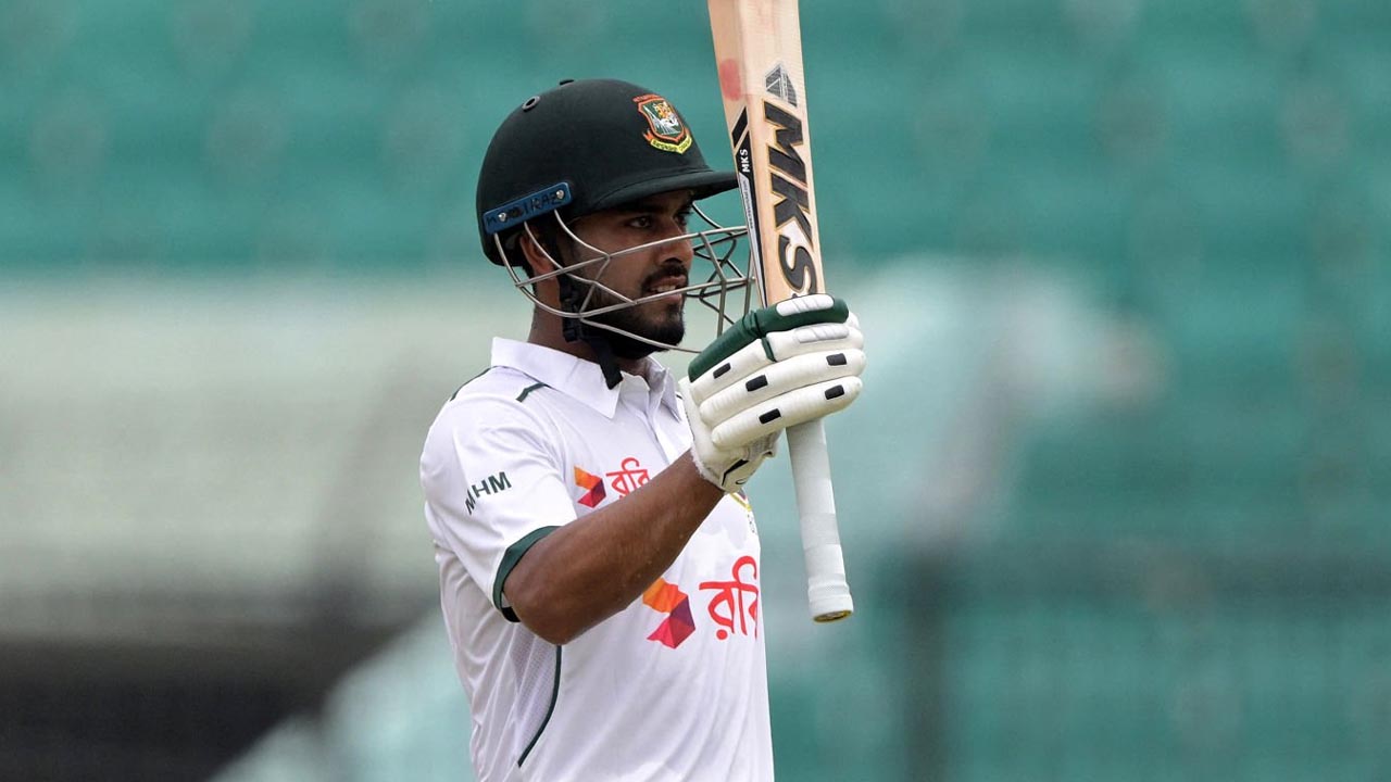 চারশো পেরিয়ে মধ্যাহ্ন বিরতিতে বাংলাদেশ