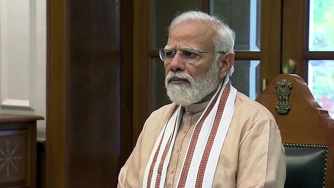 সৌদি থেকে ফেরার পথে পাকিস্তানের আকাশপথ এড়িয়ে গেলেন মোদি