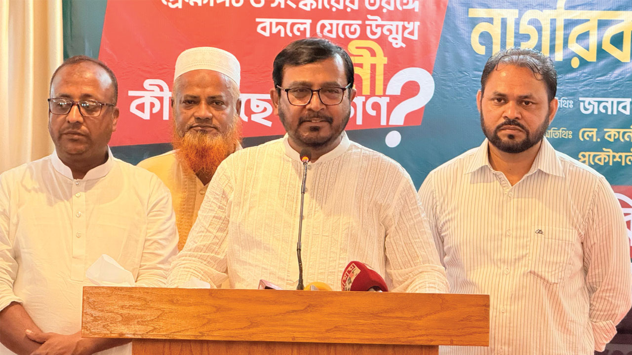 ‘রাজনৈতিক দলের সঙ্গে সাধারণ মানুষের একাত্মতা আন্দোলনকে সফল করেছে’