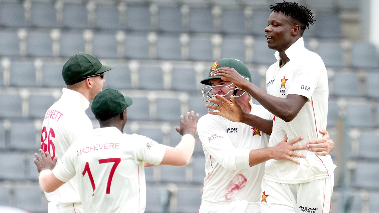 ‘জিম্বাবুয়ে–ই এগিয়ে আছে’, দাবি তারকা পেসারের