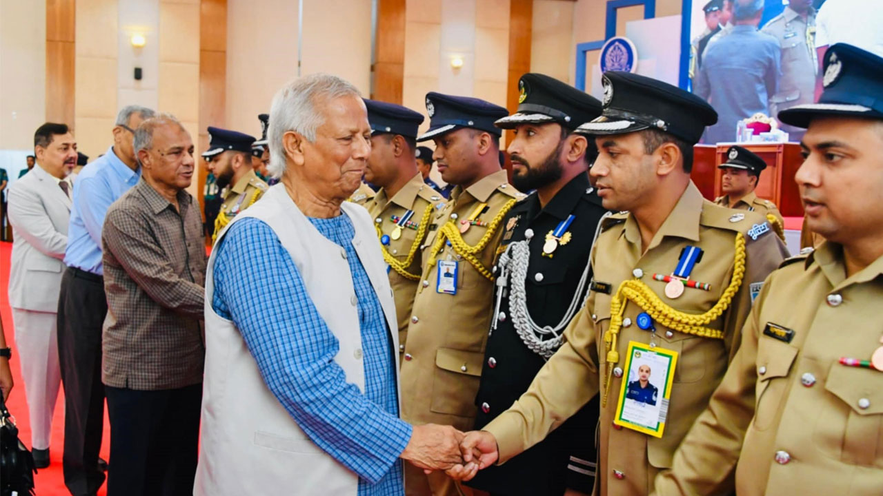 পিপিএম পদক পেলেন নীলফামারীর অতিরিক্ত পুলিশ সুপার ফারুক আহমেদ