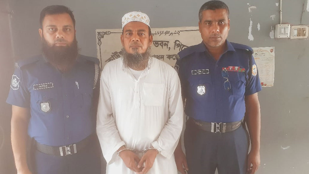 দাখিল পরীক্ষায় নকল সরবরাহ : শিক্ষকের কারাদণ্ড