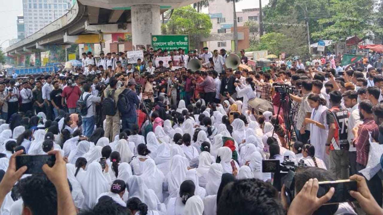 যে ৬ দফা দাবিতে আন্দোলনে পলিটেকনিক শিক্ষার্থীরা