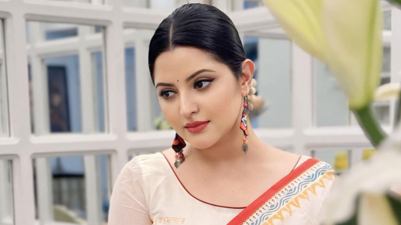 গৃহকর্মীকে নির্যাতন : পরীমনির বিরুদ্ধে আদালতে মামলা