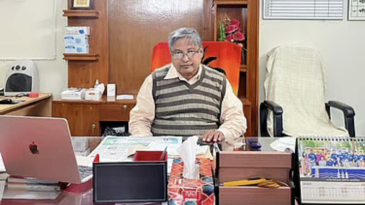 মৃত অধ্যাপককে অধ্যক্ষ হিসেবে পদায়ন