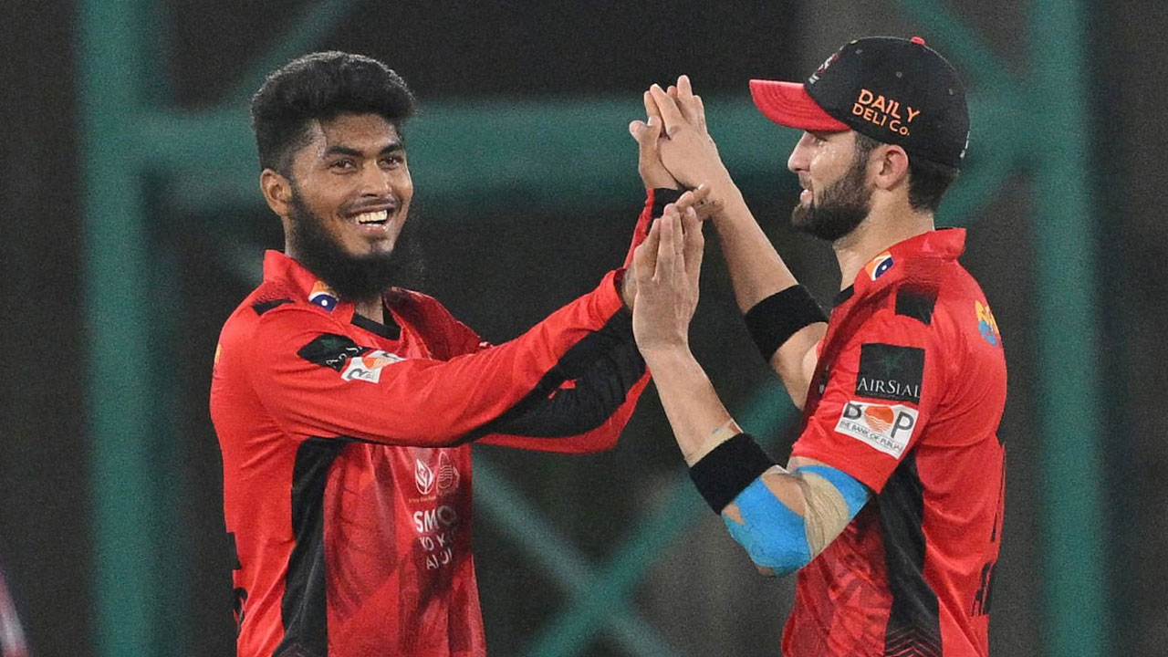 রিশাদের বোলিংয়ে পিএসএলে ৩ হাজার ৩৪৯ দিন পর এমন কীর্তি