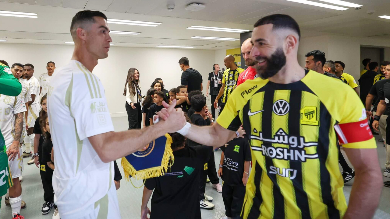 মুখোমুখি দ্বৈরথের আগে রোনালদোকে বেনজেমার খোঁচা