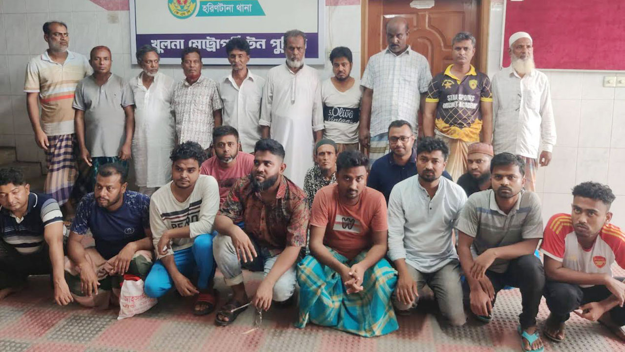 খুলনায় আ.লীগের ঝটিকা মিছিল, তিন মামলায় গ্রেপ্তার ৪০