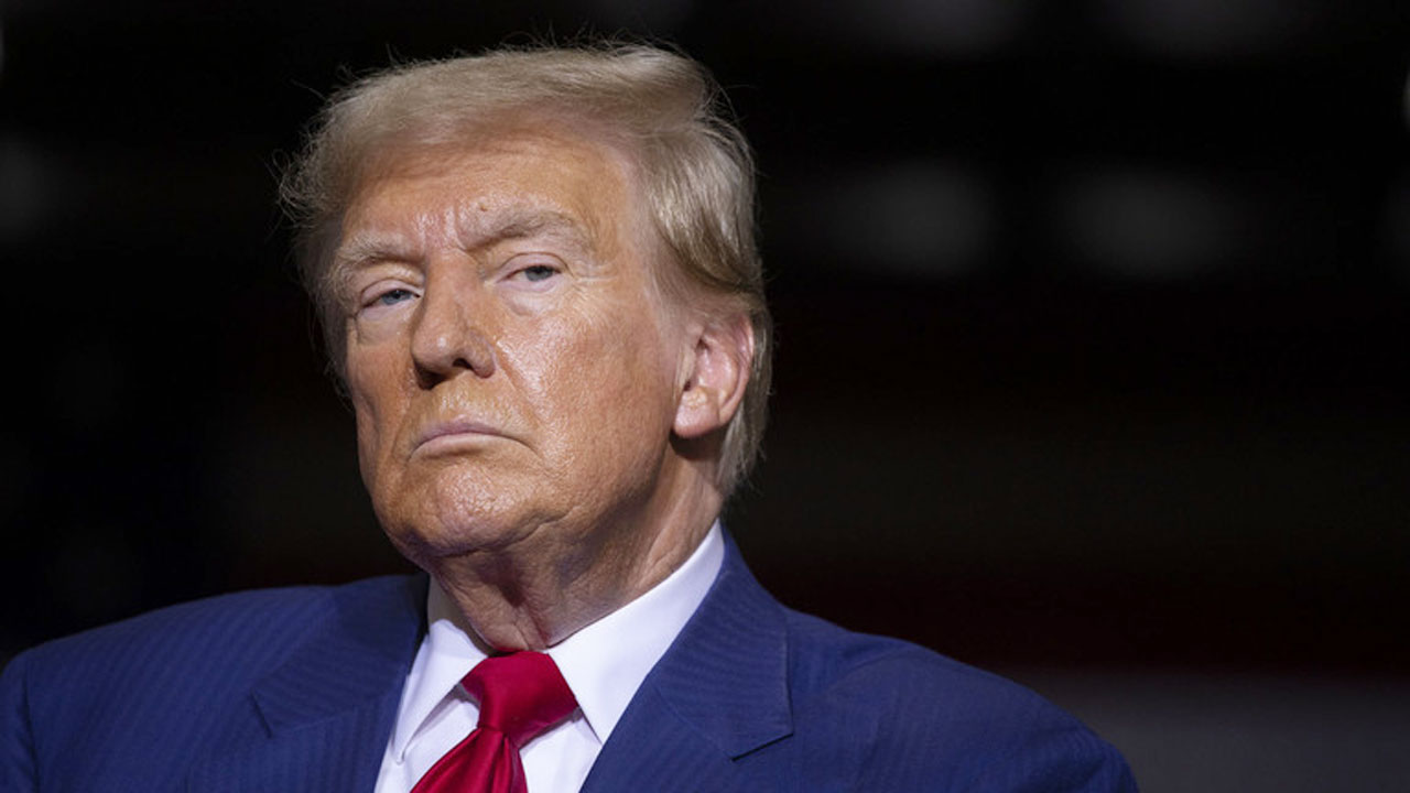 চীনের শুল্ক বাড়িয়ে ১২৫ শতাংশে উন্নীত করলেন ট্রাম্প