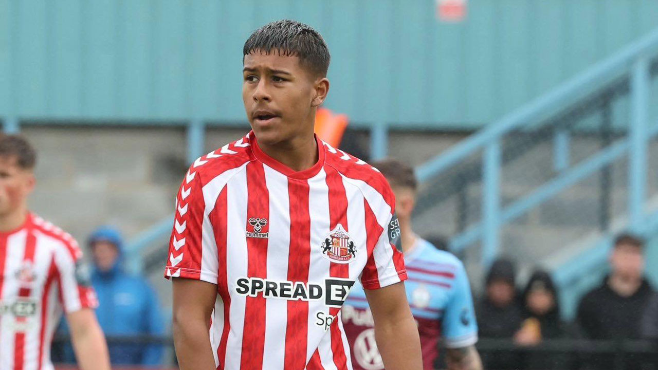 বাংলাদেশের হয়ে খেলতে আগ্রহী ইংলিশ ক্লাবে খেলা কিউবা মিচেল