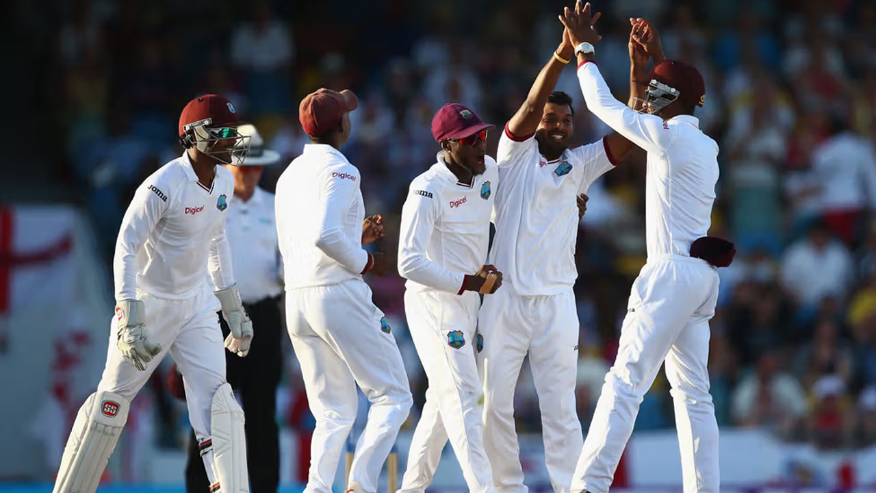 বল টেম্পারিং কাণ্ডে শাস্তি পেলেন ওয়েস্ট ইন্ডিজ তারকা