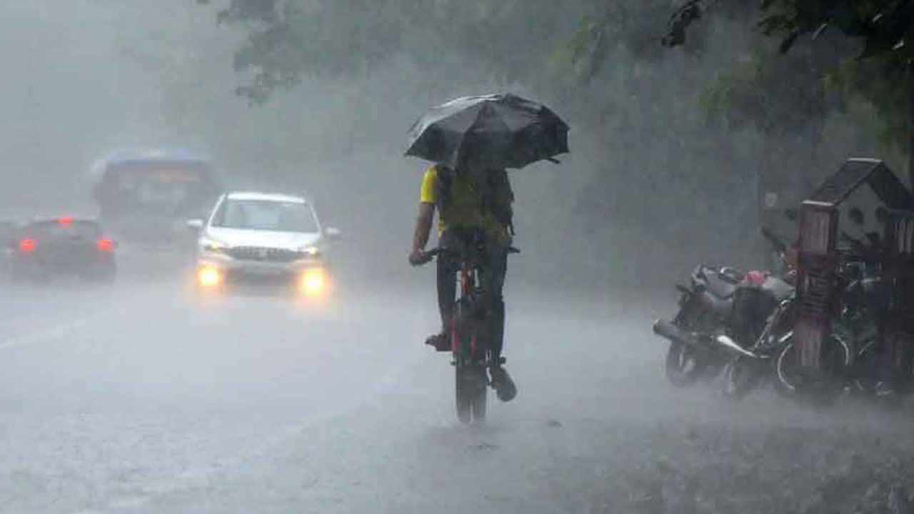 রাজধানীতে বজ্রবৃষ্টির সম্ভাবনা, বাড়তে পারে দিনের তাপমাত্রা